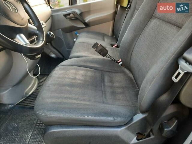 Белый Мерседес Sprinter, объемом двигателя 2.2 л и пробегом 300 тыс. км за 14000 $, фото 12 на Automoto.ua