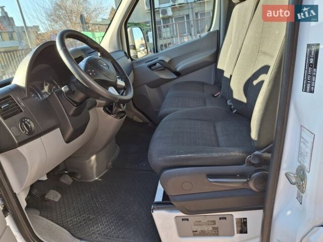 Белый Мерседес Sprinter, объемом двигателя 3 л и пробегом 312 тыс. км за 28900 $, фото 9 на Automoto.ua