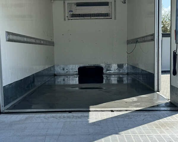 Белый Мерседес Sprinter, объемом двигателя 2.14 л и пробегом 195 тыс. км за 22600 $, фото 3 на Automoto.ua