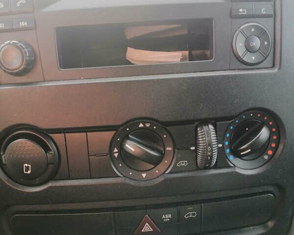 Белый Мерседес Sprinter, объемом двигателя 2.1 л и пробегом 259 тыс. км за 16500 $, фото 25 на Automoto.ua