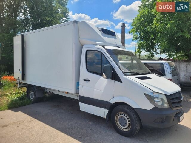 Белый Мерседес Sprinter, объемом двигателя 2.2 л и пробегом 80 тыс. км за 16800 $, фото 2 на Automoto.ua