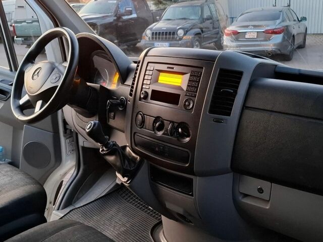 Білий Мерседес Sprinter, об'ємом двигуна 2.14 л та пробігом 250 тис. км за 14000 $, фото 18 на Automoto.ua