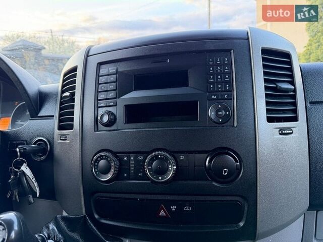 Белый Мерседес Sprinter, объемом двигателя 2.2 л и пробегом 215 тыс. км за 18800 $, фото 55 на Automoto.ua