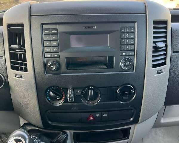 Белый Мерседес Sprinter, объемом двигателя 2.2 л и пробегом 324 тыс. км за 13349 $, фото 13 на Automoto.ua