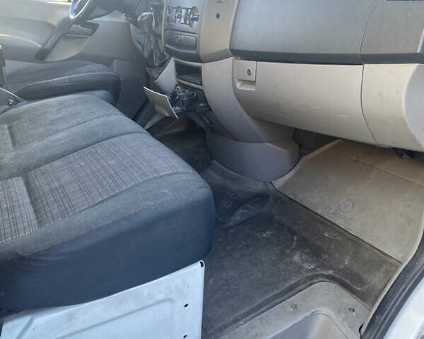 Белый Мерседес Sprinter, объемом двигателя 2.1 л и пробегом 383 тыс. км за 14500 $, фото 11 на Automoto.ua