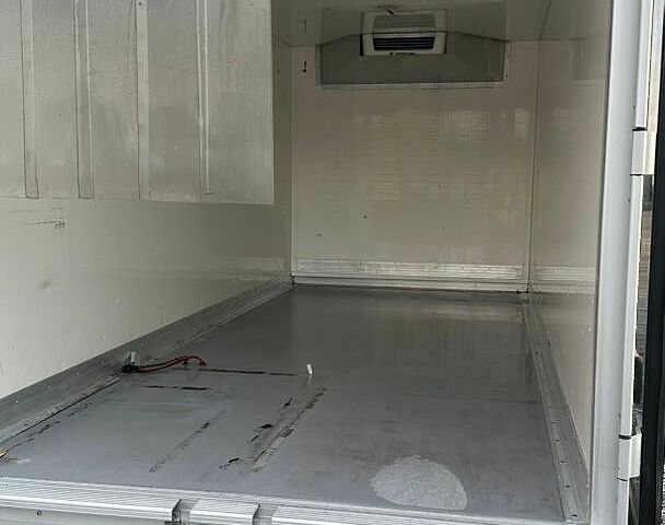 Белый Мерседес Sprinter, объемом двигателя 2.2 л и пробегом 298 тыс. км за 22000 $, фото 31 на Automoto.ua