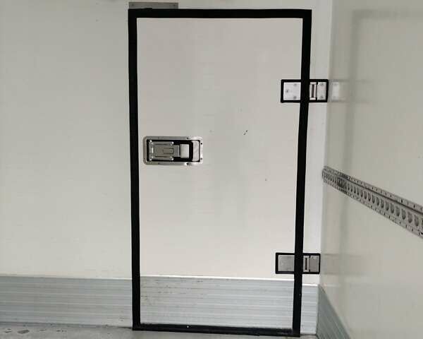 Белый Мерседес Sprinter, объемом двигателя 0 л и пробегом 200 тыс. км за 26000 $, фото 6 на Automoto.ua