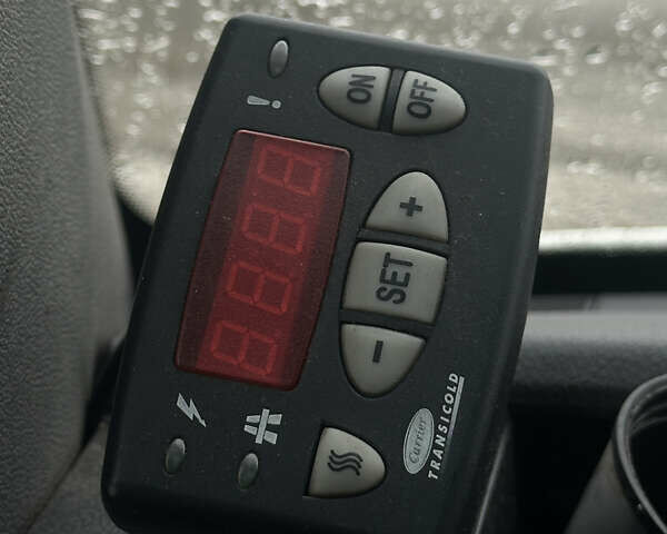 Белый Мерседес Sprinter, объемом двигателя 2.99 л и пробегом 451 тыс. км за 28500 $, фото 16 на Automoto.ua