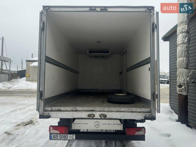 Белый Мерседес Sprinter, объемом двигателя 2.99 л и пробегом 451 тыс. км за 28500 $, фото 3 на Automoto.ua