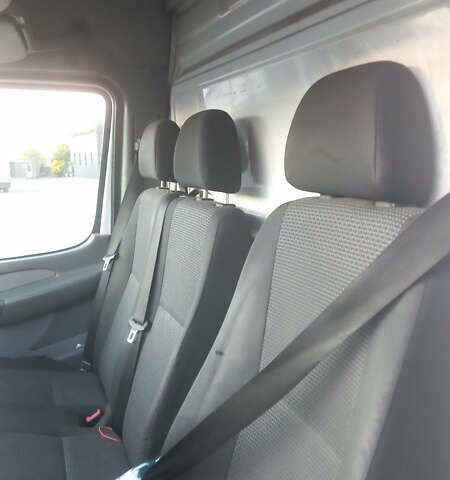 Белый Мерседес Sprinter, объемом двигателя 2.15 л и пробегом 340 тыс. км за 11500 $, фото 10 на Automoto.ua
