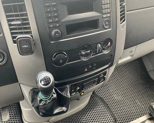 Білий Мерседес Sprinter, об'ємом двигуна 2.2 л та пробігом 320 тис. км за 22800 $, фото 11 на Automoto.ua
