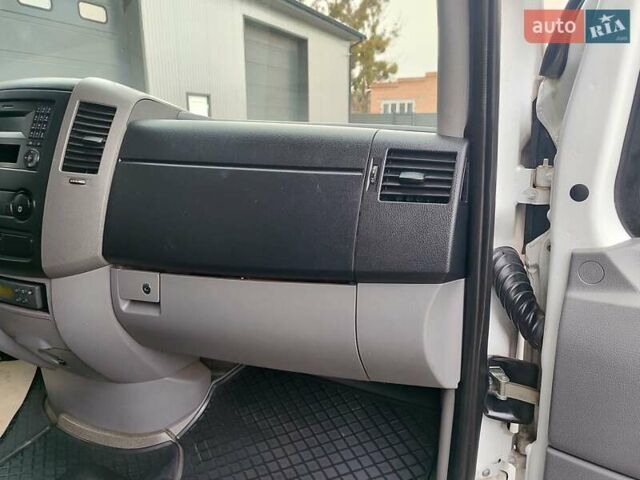 Білий Мерседес Sprinter, об'ємом двигуна 2.1 л та пробігом 290 тис. км за 23900 $, фото 18 на Automoto.ua