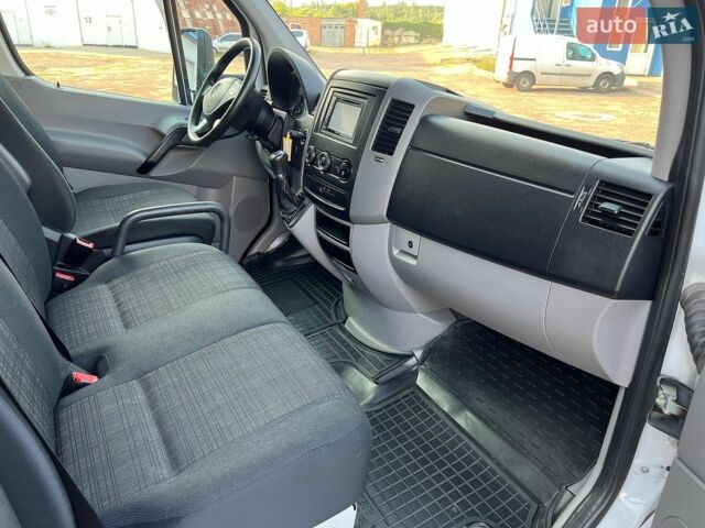 Белый Мерседес Sprinter, объемом двигателя 2.2 л и пробегом 335 тыс. км за 22750 $, фото 47 на Automoto.ua