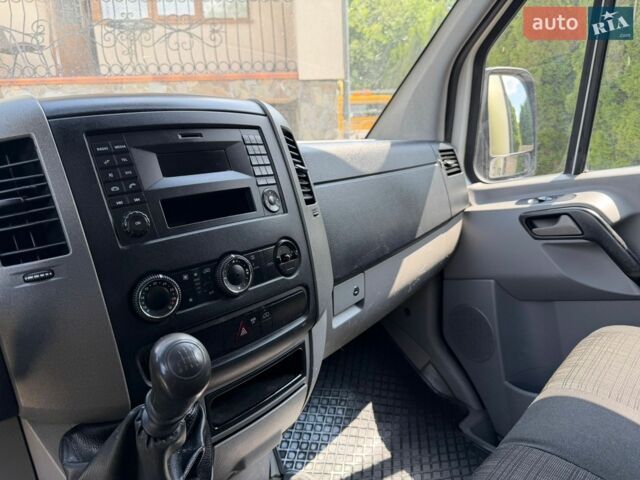 Белый Мерседес Sprinter, объемом двигателя 2.2 л и пробегом 247 тыс. км за 17000 $, фото 22 на Automoto.ua