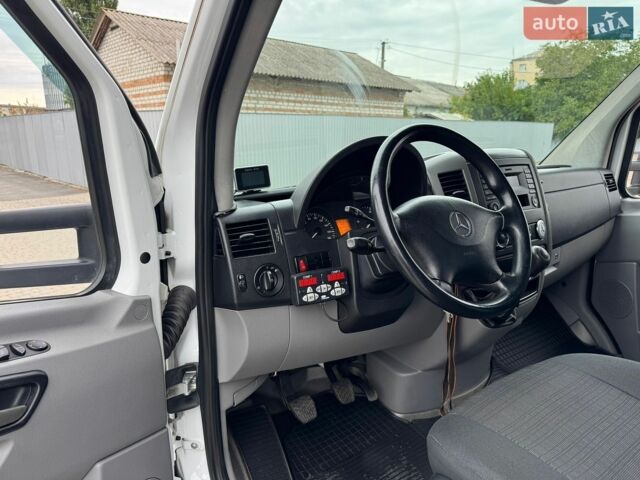 Белый Мерседес Sprinter, объемом двигателя 2.1 л и пробегом 332 тыс. км за 23700 $, фото 18 на Automoto.ua