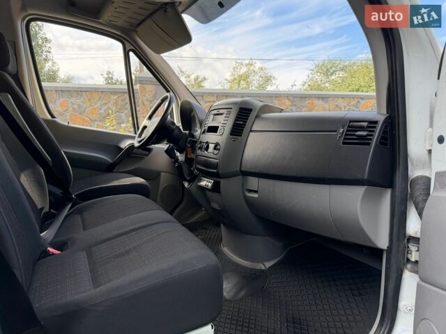 Белый Мерседес Sprinter, объемом двигателя 2.2 л и пробегом 265 тыс. км за 23000 $, фото 44 на Automoto.ua