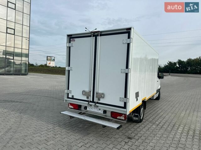 Белый Мерседес Sprinter, объемом двигателя 2.2 л и пробегом 298 тыс. км за 22000 $, фото 4 на Automoto.ua