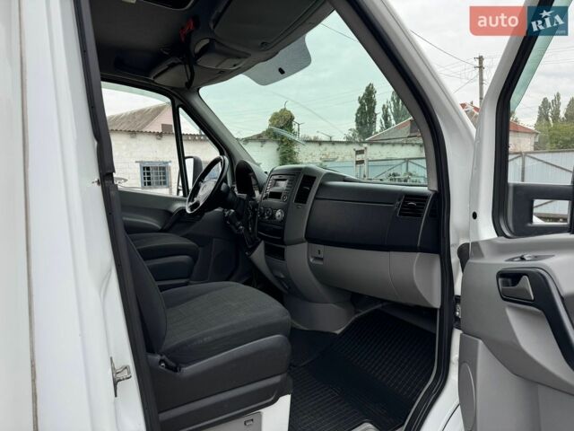 Белый Мерседес Sprinter, объемом двигателя 2.1 л и пробегом 332 тыс. км за 23700 $, фото 15 на Automoto.ua