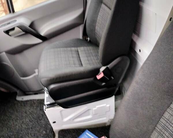 Белый Мерседес Sprinter, объемом двигателя 0 л и пробегом 200 тыс. км за 26000 $, фото 28 на Automoto.ua
