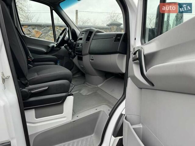 Белый Мерседес Sprinter, объемом двигателя 2.2 л и пробегом 304 тыс. км за 19300 $, фото 50 на Automoto.ua