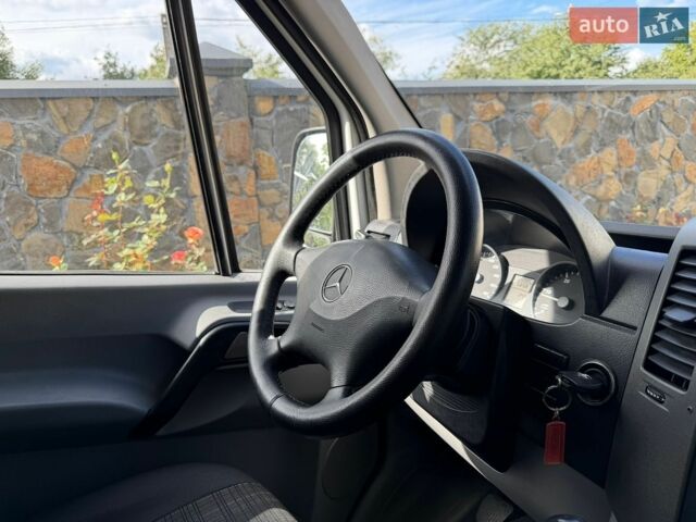 Белый Мерседес Sprinter, объемом двигателя 2.2 л и пробегом 265 тыс. км за 23000 $, фото 49 на Automoto.ua