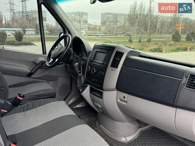 Белый Мерседес Sprinter, объемом двигателя 3 л и пробегом 300 тыс. км за 29000 $, фото 3 на Automoto.ua