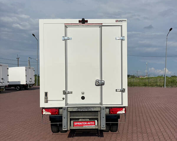 Белый Мерседес Sprinter, объемом двигателя 3 л и пробегом 319 тыс. км за 29300 $, фото 4 на Automoto.ua
