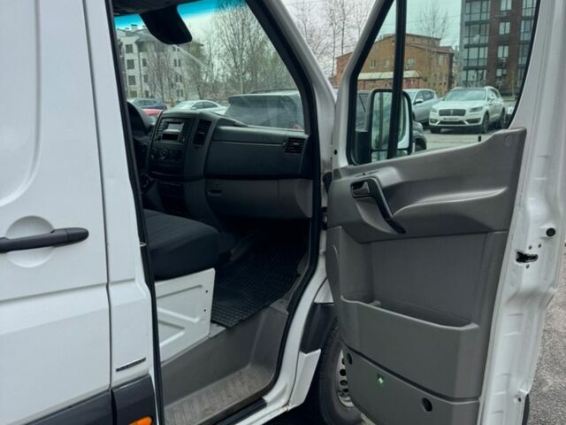 Белый Мерседес Sprinter, объемом двигателя 2.99 л и пробегом 540 тыс. км за 16999 $, фото 13 на Automoto.ua