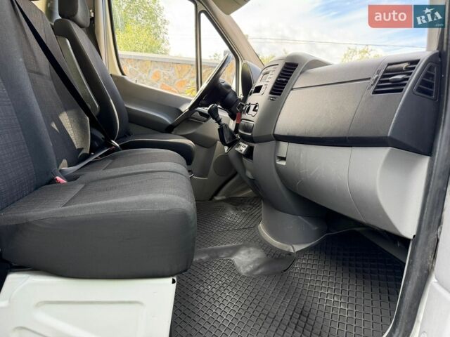 Белый Мерседес Sprinter, объемом двигателя 2.2 л и пробегом 265 тыс. км за 23000 $, фото 46 на Automoto.ua