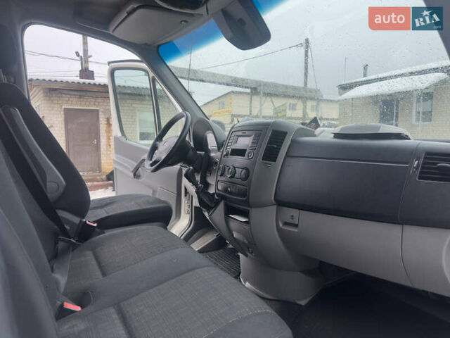 Белый Мерседес Sprinter, объемом двигателя 2.99 л и пробегом 451 тыс. км за 28500 $, фото 8 на Automoto.ua