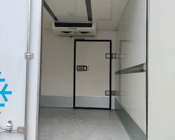 Белый Мерседес Sprinter, объемом двигателя 0 л и пробегом 200 тыс. км за 26000 $, фото 8 на Automoto.ua