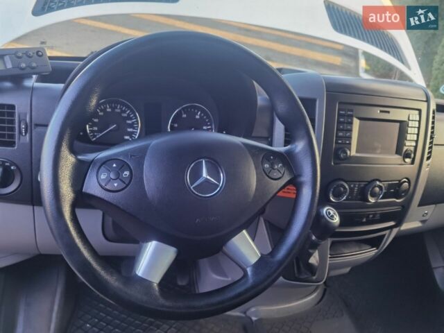 Белый Мерседес Sprinter, объемом двигателя 3 л и пробегом 348 тыс. км за 21999 $, фото 37 на Automoto.ua
