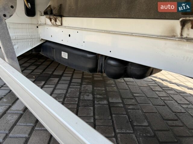 Белый Мерседес Sprinter, объемом двигателя 2.2 л и пробегом 247 тыс. км за 17000 $, фото 28 на Automoto.ua