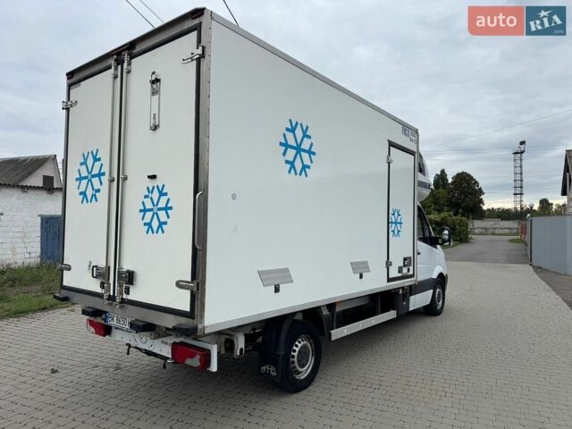 Белый Мерседес Sprinter, объемом двигателя 2.1 л и пробегом 332 тыс. км за 23700 $, фото 3 на Automoto.ua