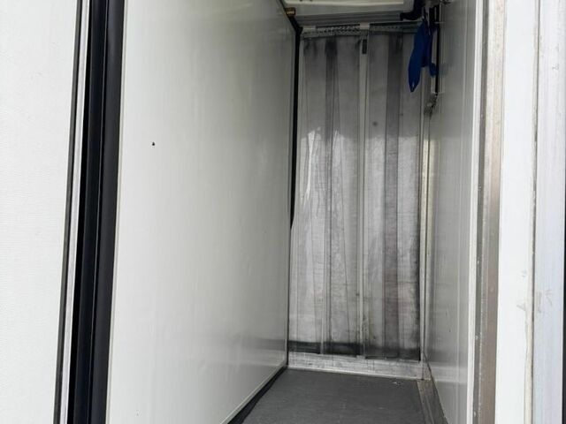 Белый Мерседес Sprinter, объемом двигателя 2.1 л и пробегом 332 тыс. км за 23700 $, фото 6 на Automoto.ua