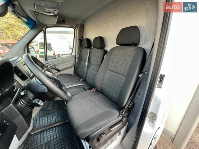 Белый Мерседес Sprinter, объемом двигателя 2.2 л и пробегом 335 тыс. км за 22750 $, фото 34 на Automoto.ua