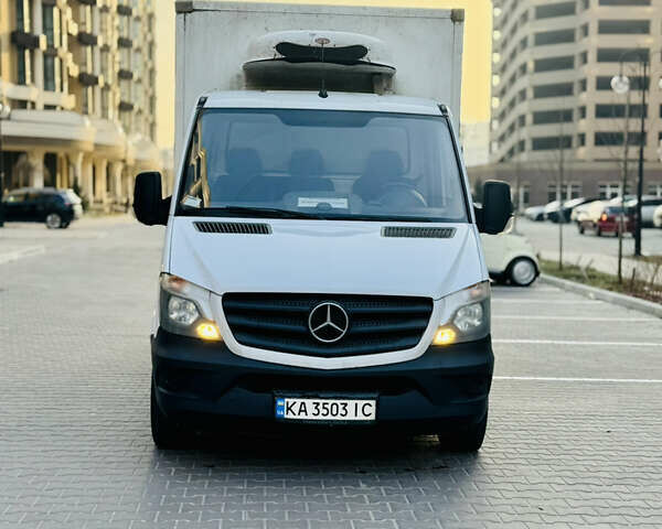 Белый Мерседес Sprinter, объемом двигателя 2.2 л и пробегом 320 тыс. км за 18500 $, фото 10 на Automoto.ua