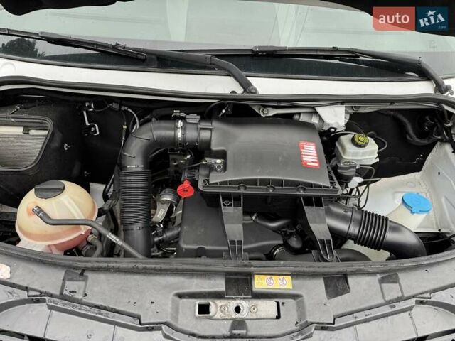 Белый Мерседес Sprinter, объемом двигателя 2.2 л и пробегом 304 тыс. км за 19300 $, фото 56 на Automoto.ua