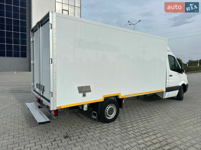 Белый Мерседес Sprinter, объемом двигателя 2.2 л и пробегом 298 тыс. км за 22000 $, фото 3 на Automoto.ua