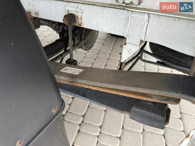 Белый Мерседес Sprinter, объемом двигателя 2.1 л и пробегом 332 тыс. км за 23700 $, фото 29 на Automoto.ua