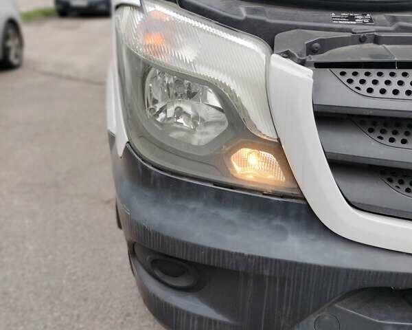 Белый Мерседес Sprinter, объемом двигателя 0 л и пробегом 200 тыс. км за 26000 $, фото 19 на Automoto.ua