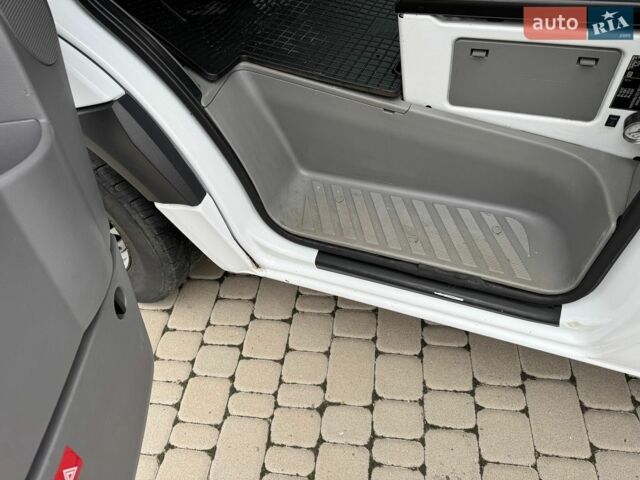 Белый Мерседес Sprinter, объемом двигателя 2.1 л и пробегом 332 тыс. км за 23700 $, фото 19 на Automoto.ua
