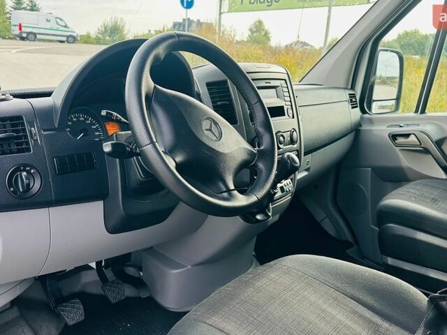 Белый Мерседес Sprinter, объемом двигателя 2.2 л и пробегом 298 тыс. км за 22000 $, фото 19 на Automoto.ua