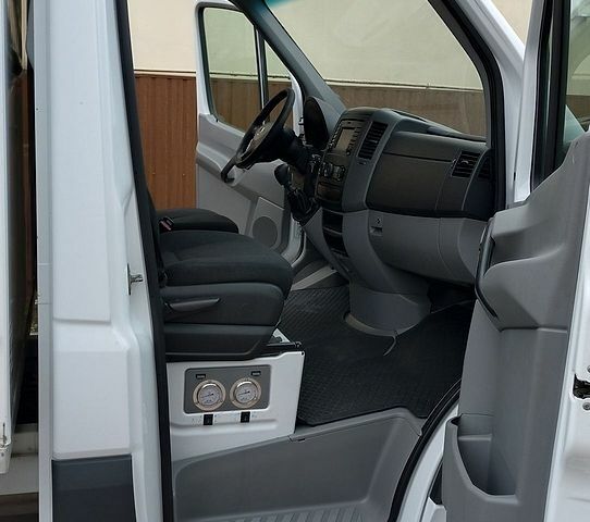 Білий Мерседес Sprinter, об'ємом двигуна 2.1 л та пробігом 412 тис. км за 20000 $, фото 21 на Automoto.ua