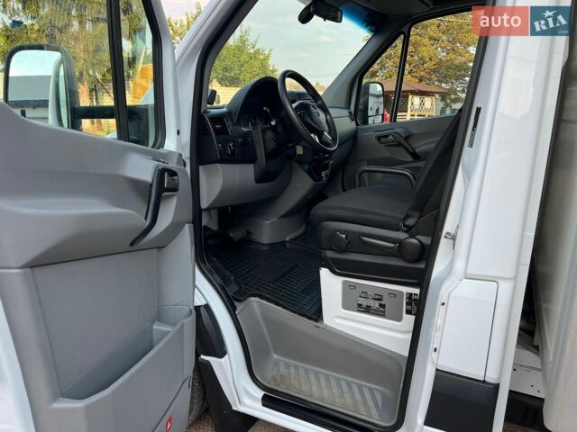 Белый Мерседес Sprinter, объемом двигателя 2.2 л и пробегом 335 тыс. км за 22750 $, фото 29 на Automoto.ua