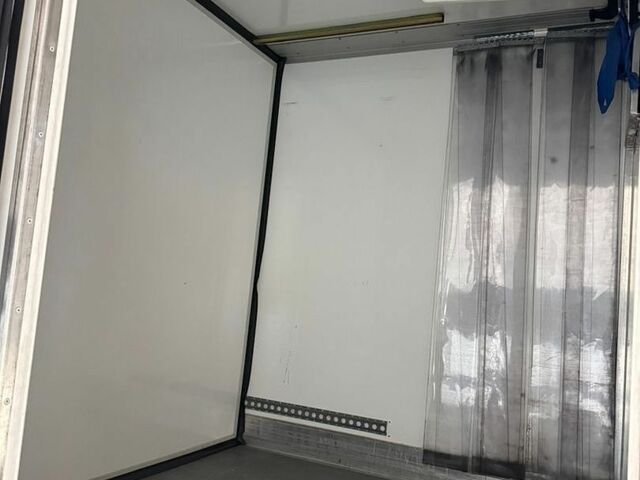 Белый Мерседес Sprinter, объемом двигателя 2.1 л и пробегом 332 тыс. км за 23700 $, фото 34 на Automoto.ua