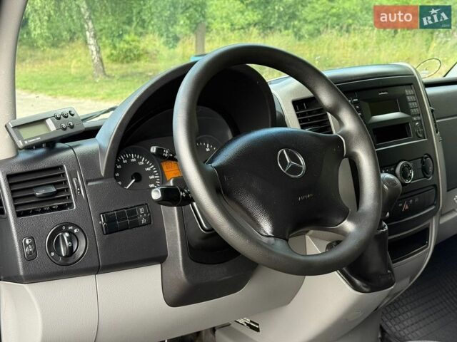 Білий Мерседес Sprinter, об'ємом двигуна 2.2 л та пробігом 340 тис. км за 18400 $, фото 18 на Automoto.ua