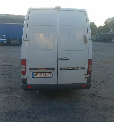 Белый Мерседес Sprinter, объемом двигателя 2.15 л и пробегом 340 тыс. км за 11500 $, фото 2 на Automoto.ua