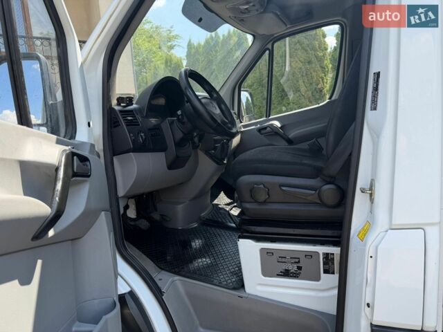 Белый Мерседес Sprinter, объемом двигателя 2.2 л и пробегом 247 тыс. км за 17000 $, фото 25 на Automoto.ua