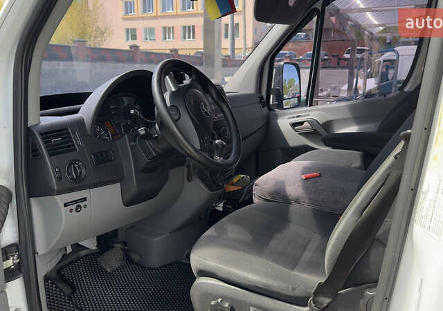 Белый Мерседес Sprinter, объемом двигателя 2.14 л и пробегом 370 тыс. км за 23500 $, фото 8 на Automoto.ua